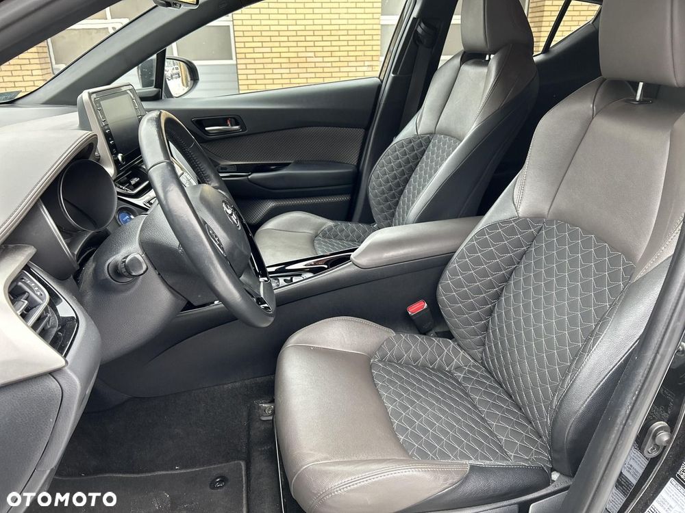 Toyota C-HR 2.0 Hybrid Executive - 12