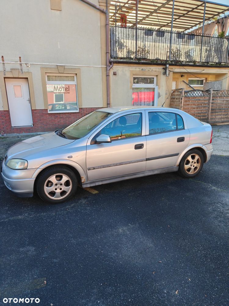 Opel Astra 1.6 - 11