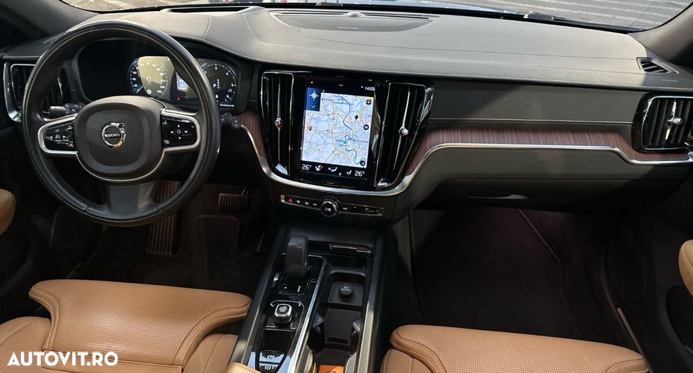 Volvo V60 B4 MHEV AT AWD Ultimate Bright - 6