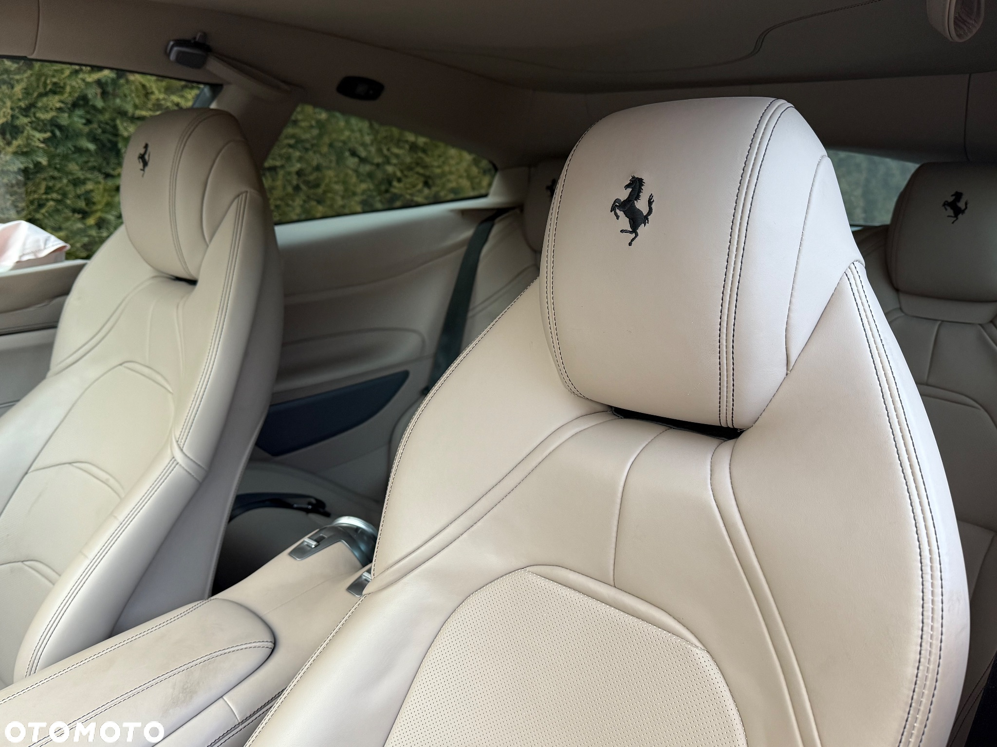 Ferrari GTC4Lusso - 15
