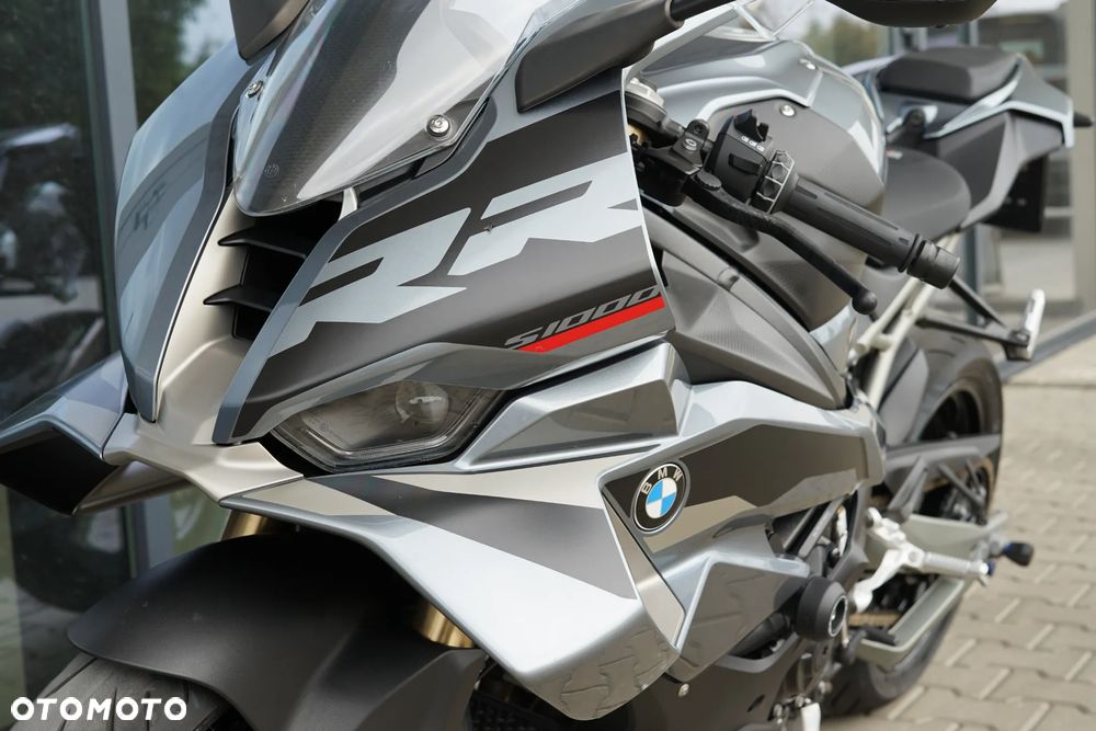 BMW S - 26