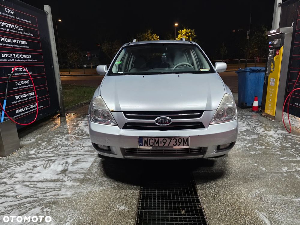 Kia Carnival - 1
