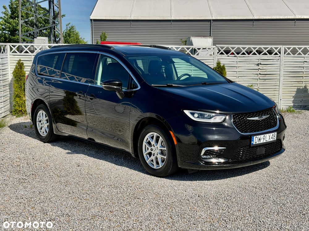 Chrysler Pacifica - 4