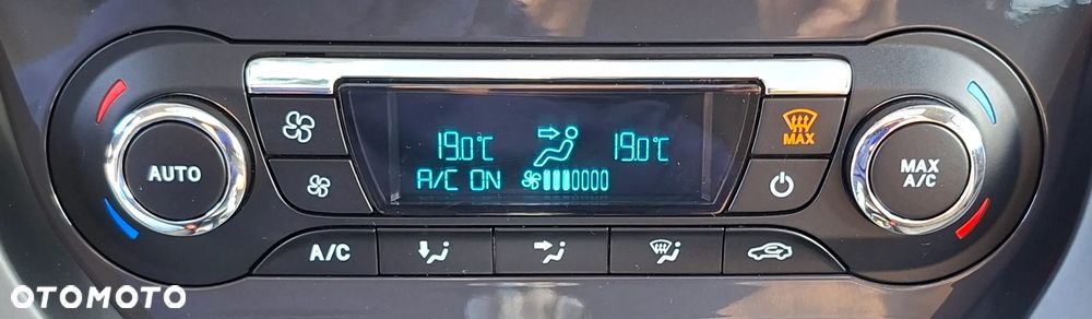 Ford Kuga 2.0 TDCi 4x4 Titanium - 19