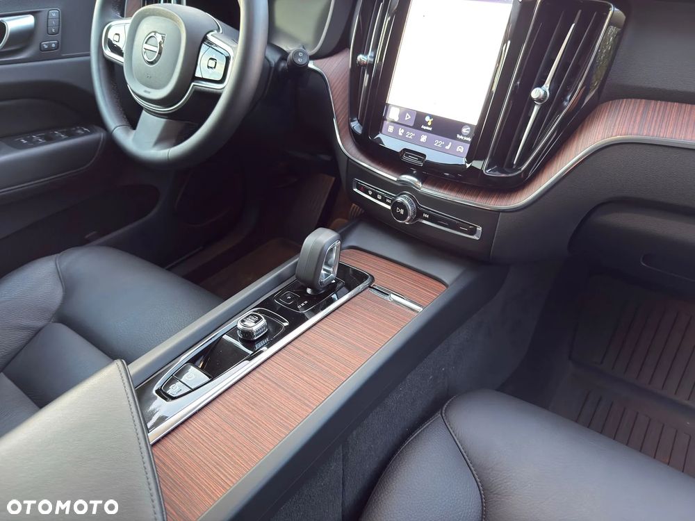 Volvo XC 60 B5 B AWD Plus Dark - 10