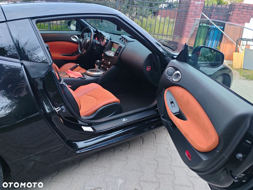 Nissan 370 Z - 21