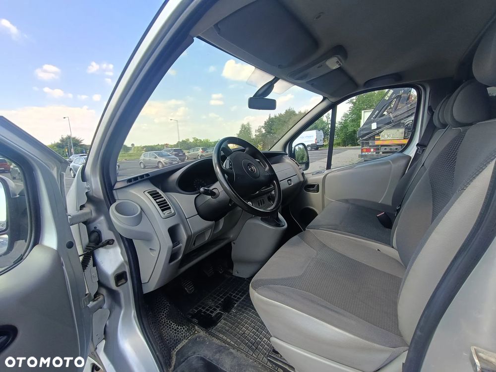 Opel Vivaro - 17