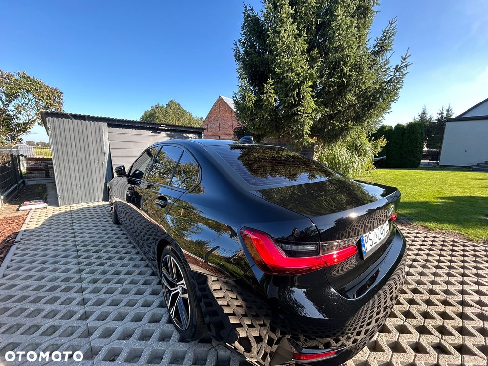 BMW Seria 3 330i M Sport - 6