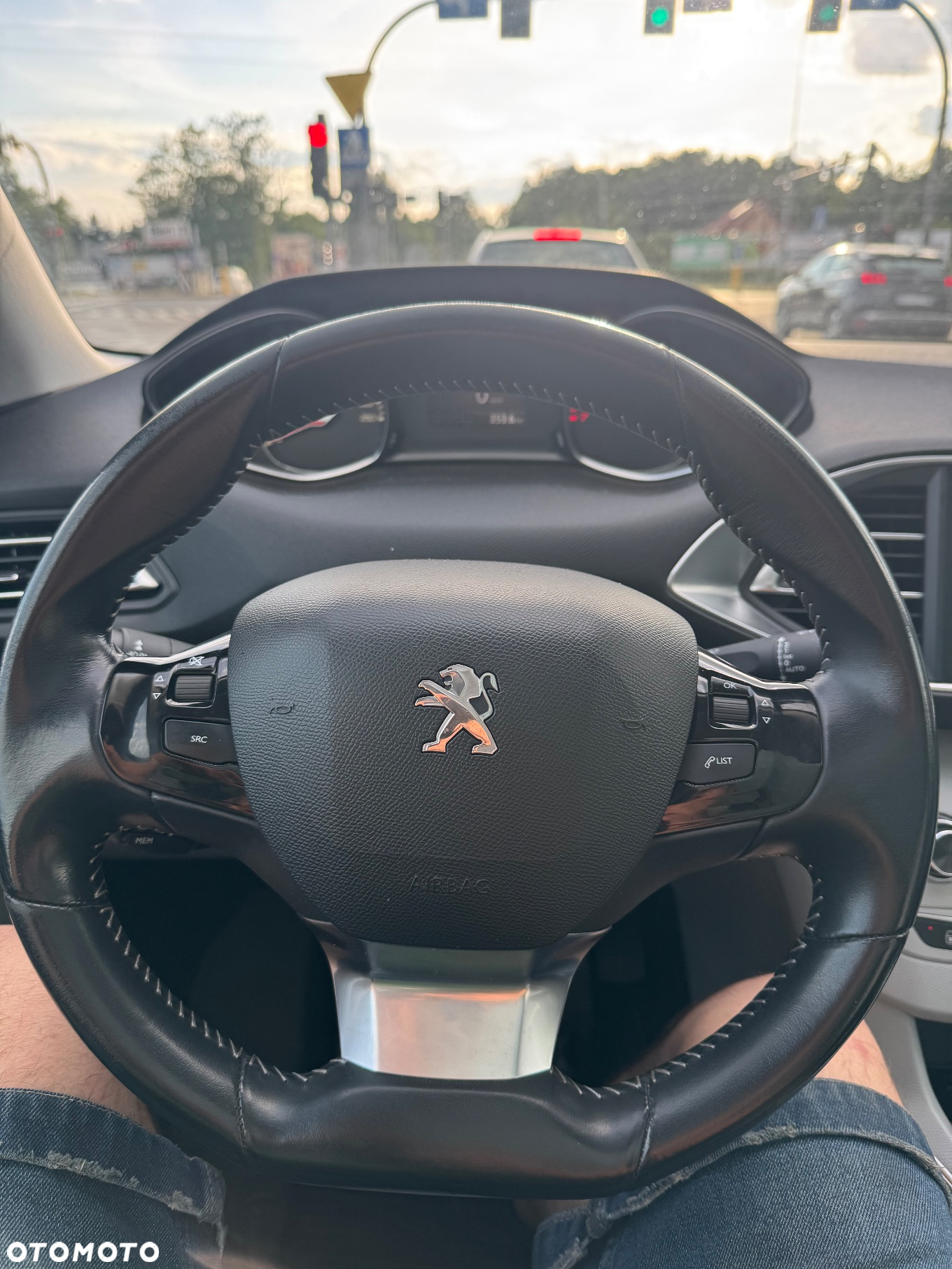Peugeot 308 SW PureTech 130 GPF EAT8 Stop & Start Allure Business-Paket - 17
