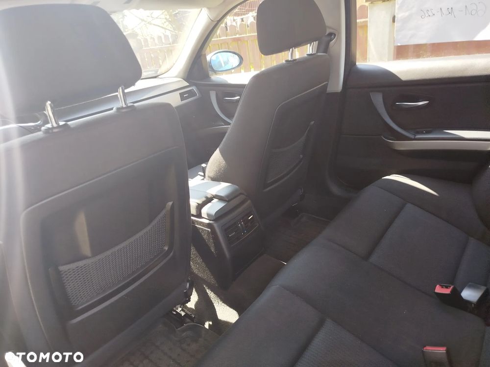 BMW Seria 3 320d - 10