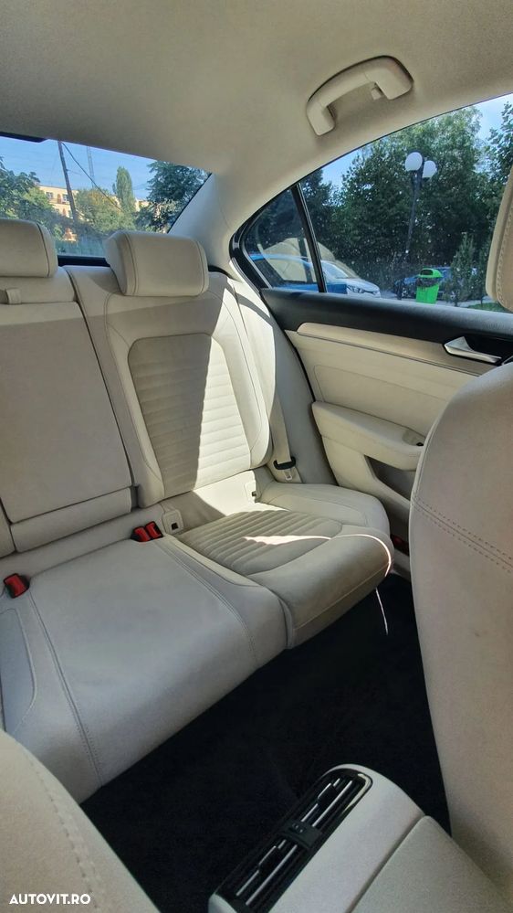 Volkswagen Passat - 3