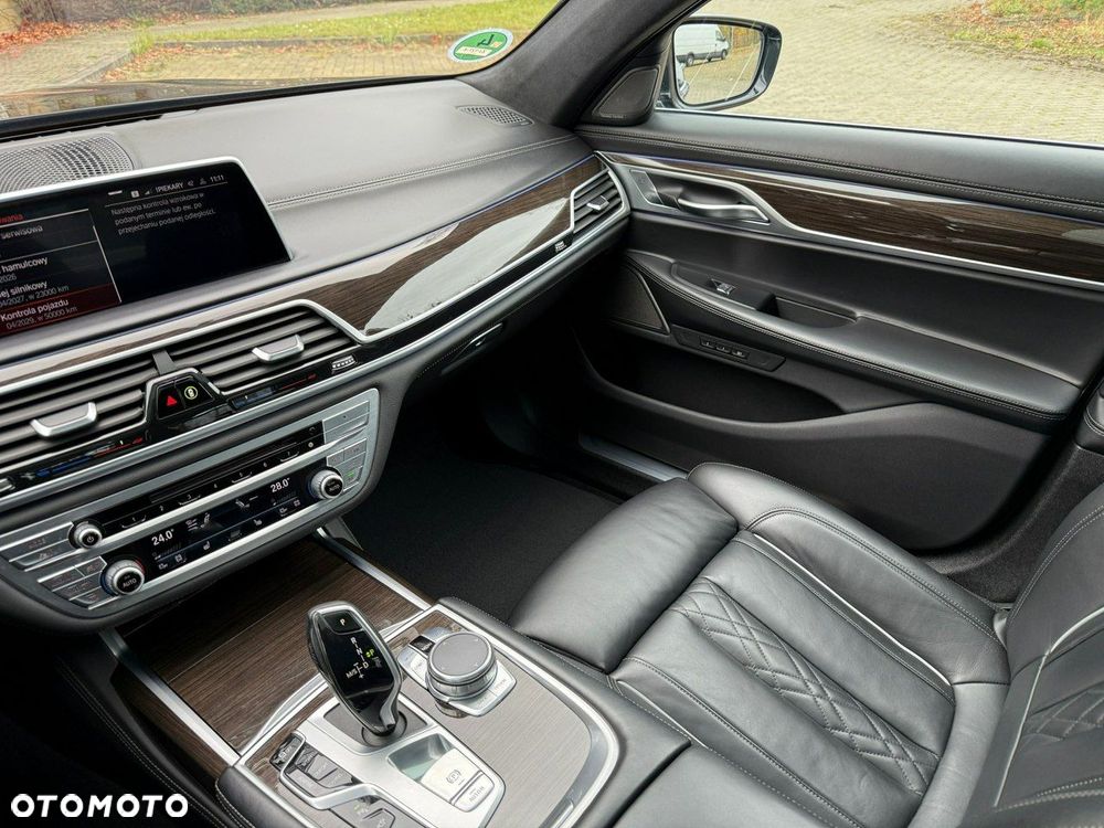 BMW Seria 7 750i xDrive sport - 20