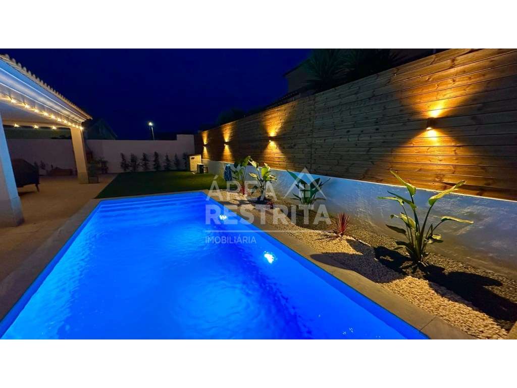 ARRENDAMENTO - Moradia Isolada T4 com Piscina Aquecida em Cabanas -... - Grande imagem: 4/55