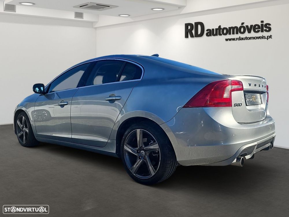 Volvo S60 1.6 D2 R-Design Summum - 4