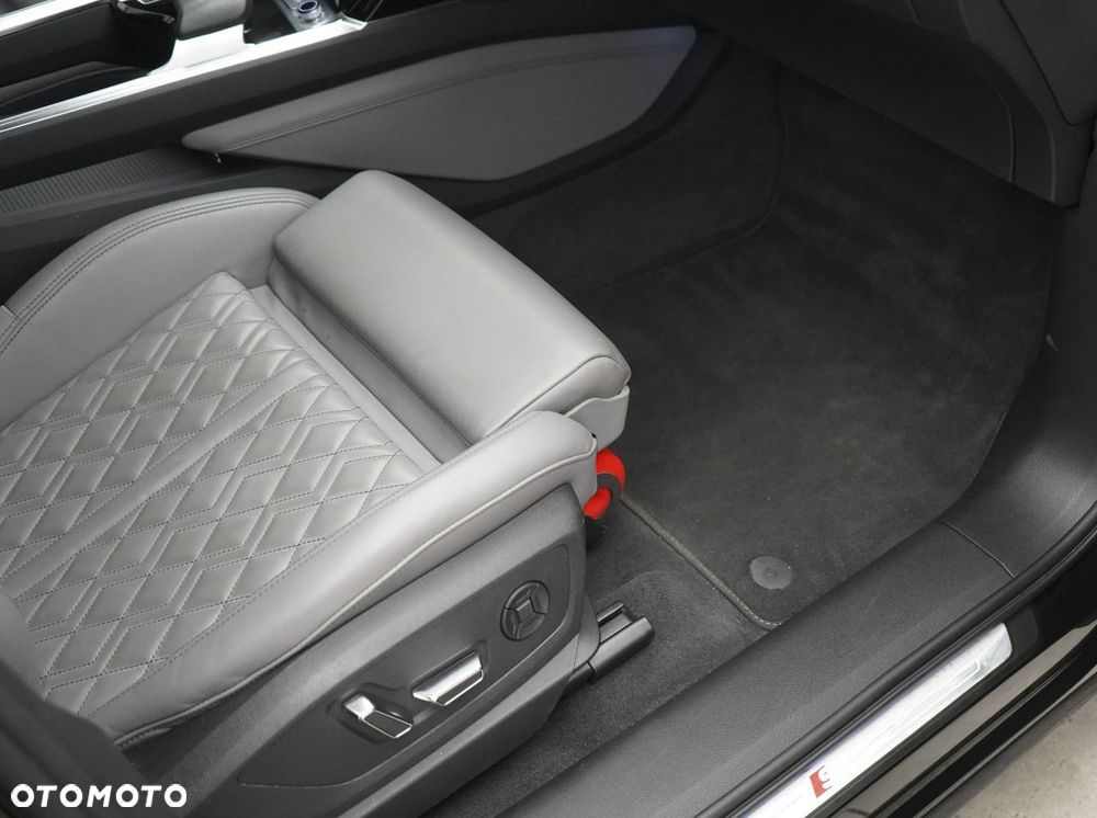 Audi Q8 Sportback e-tron - 25