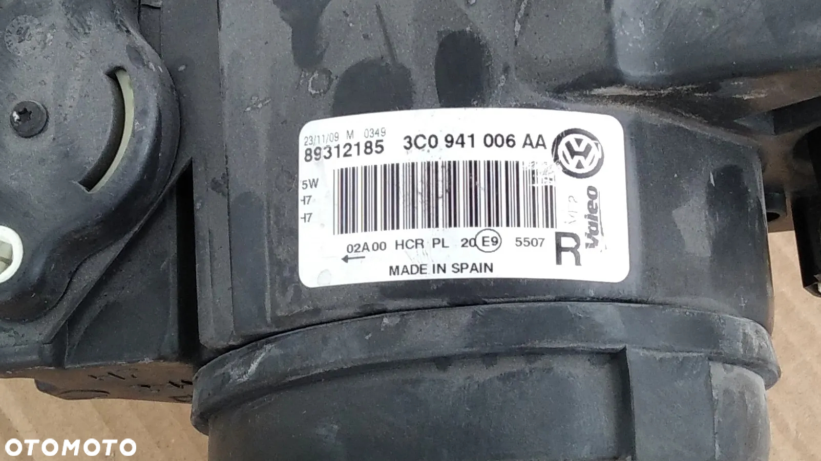 VW PASSAT 3C0 B6 LAMPA PRAWA - 4