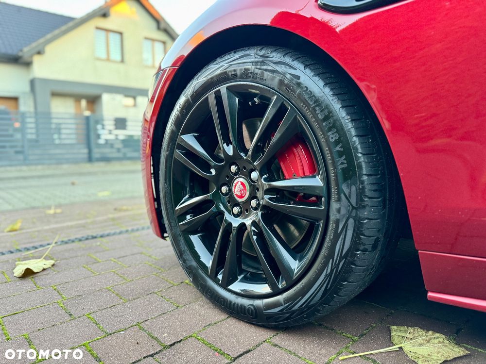 Jaguar XE D200 R-Dynamic SE - 7