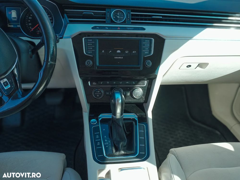 Volkswagen Passat 2.0 TDI DSG 4Motion Highline - 18