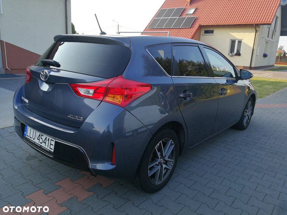 Toyota Auris 1.4 D-4D Premium Comfort - 4