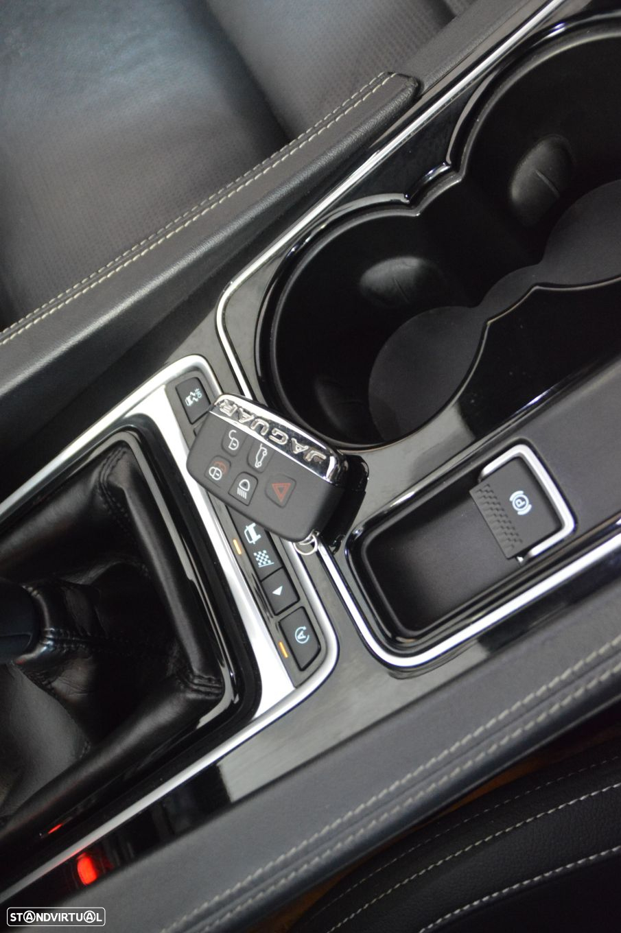 Jaguar F-Pace 2.0 i4D R-Sport AWD - 44
