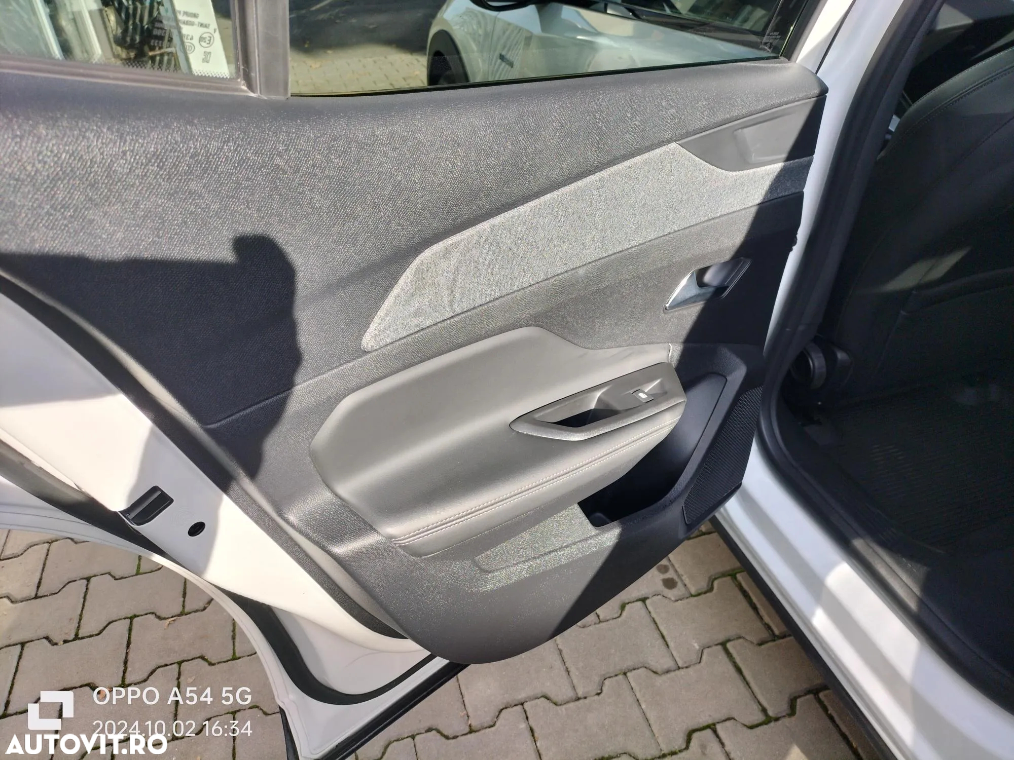 Peugeot 408 PHEV 180 Allure Pack - 23