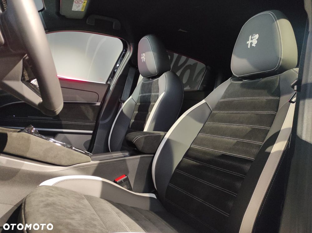 Alfa Romeo Junior 1.2 mHEV Sport Speciale eDCT - 22