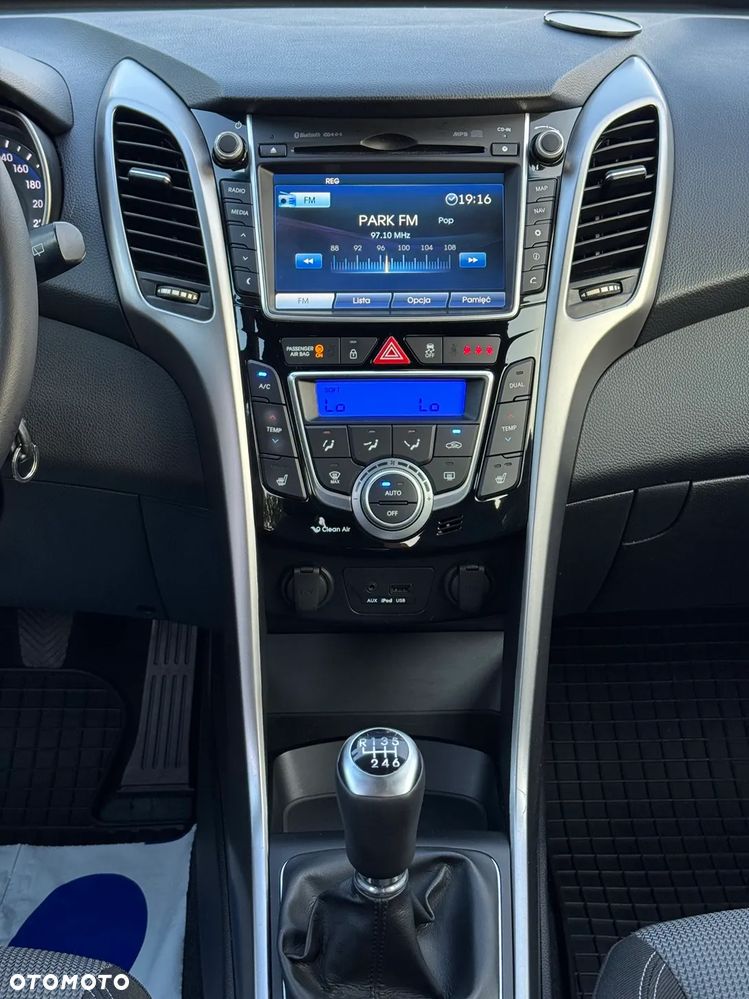 Hyundai i30 1.6 Fifa World Cup Edition - 30