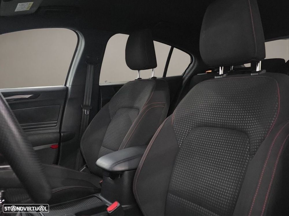 Ford Focus 1.0 EcoBoost MHEV ST-Line - 8