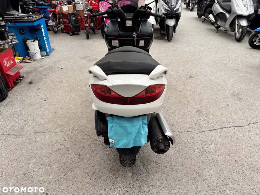 Suzuki Burgman - 6
