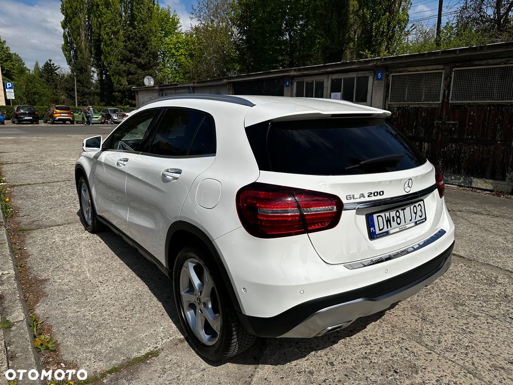 Mercedes-Benz GLA 200 7G-DCT - 7