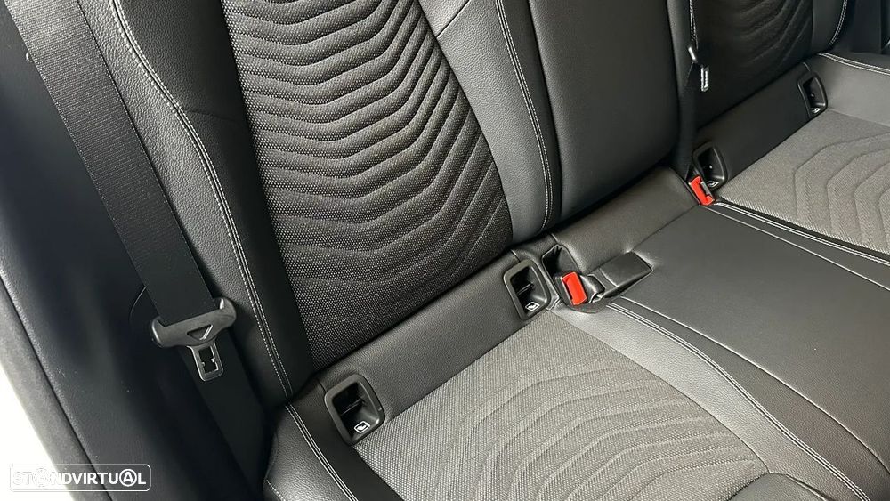 Mercedes-Benz CLA 180 d Progressive - 32