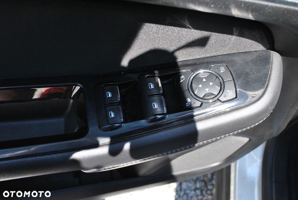 Ford S-Max 2.0 TDCi Titanium PowerShift - 19