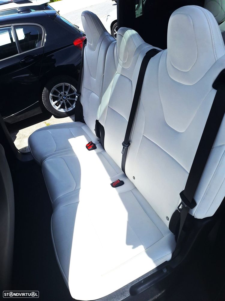 Tesla Model X 100D - 13