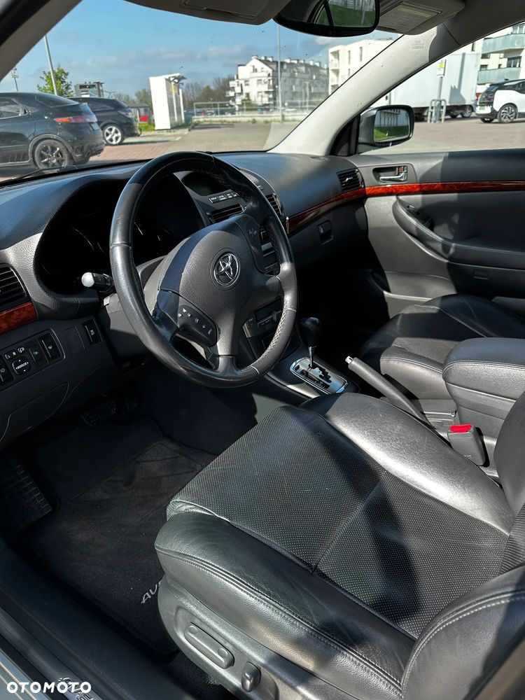 Toyota Avensis 2.0 VVT-i Automatik Executive - 8