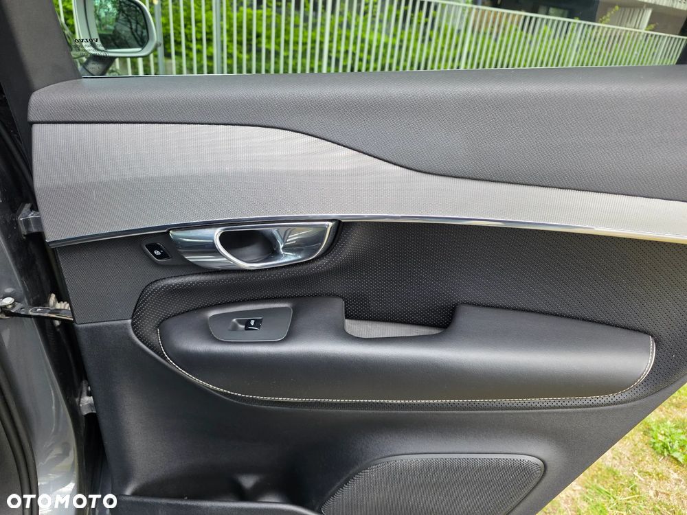 Volvo XC 90 T6 AWD Geartronic RDesign - 33