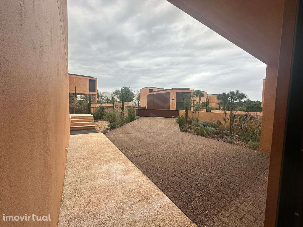 Moradia em banda T3, em zona calma de Vilamoura, Algarve - Grande imagem: 4/28