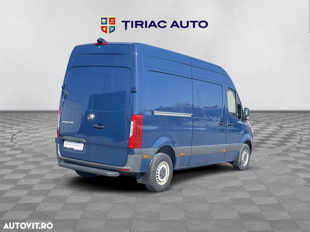 Mercedes-Benz Sprinter - 5