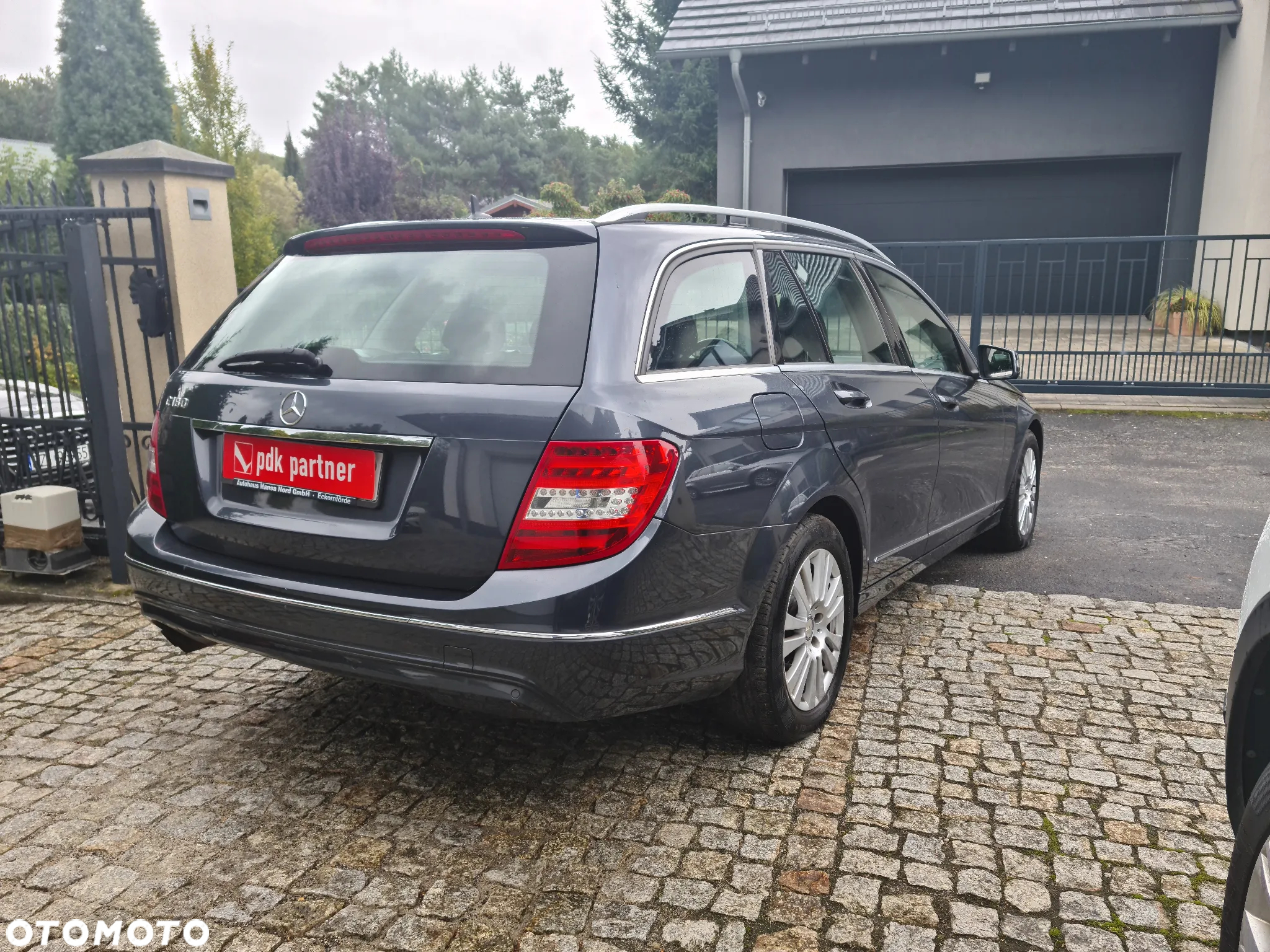 Mercedes-Benz Klasa C 180 CGI BlueEff Elegance - 20