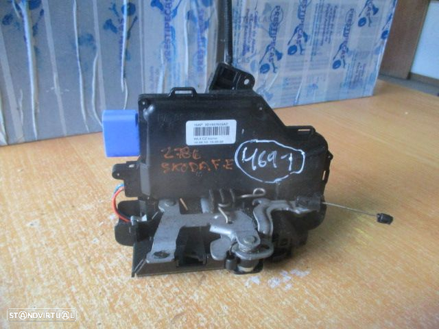 Fecho 3D1837015AP VW GOLF 5 1K 2005 1.9TDI 105CV 5P BEGE FESQ 9 PINOS VW JETTA 3 2007 1.9TDI 105CV 4P PRETO FE - 6