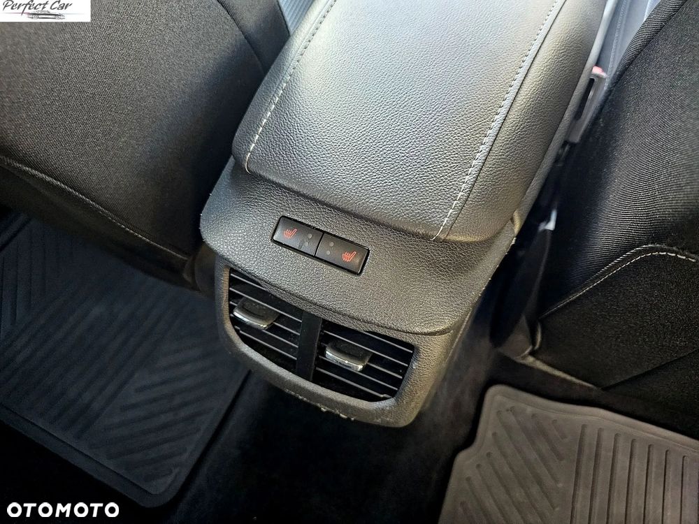 Ford Mondeo 2.0 Hybrid Titanium - 26