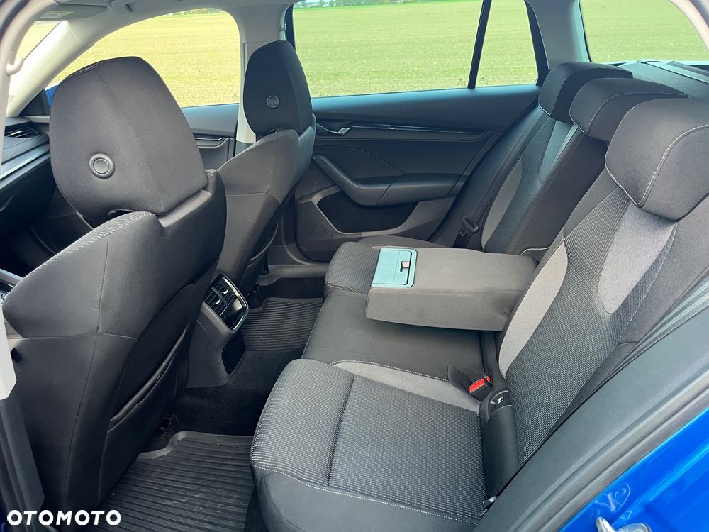 Skoda Octavia 2.0 TDI Sportline DSG - 36