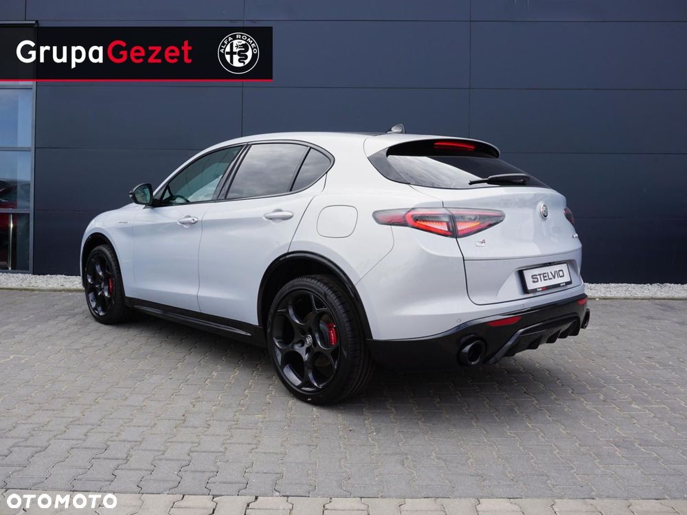 Alfa Romeo Stelvio 2.0 Turbo Veloce Q4 - 5