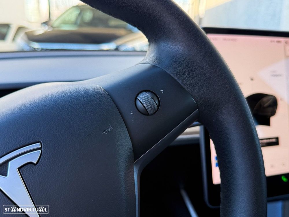 Tesla Model 3 Long-Range Dual Motor AWD - 22