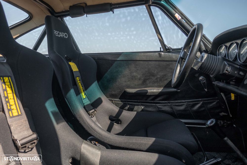 Porsche 911 Série F - 16