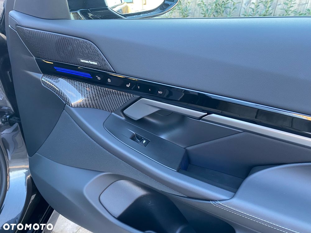 BMW Seria 5 520d xDrive - 24