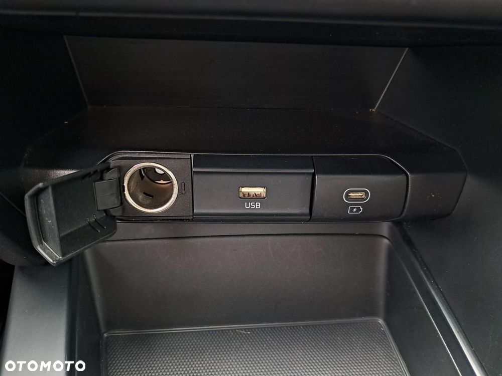 Kia Ceed 1.5 T-GDI M DCT - 23