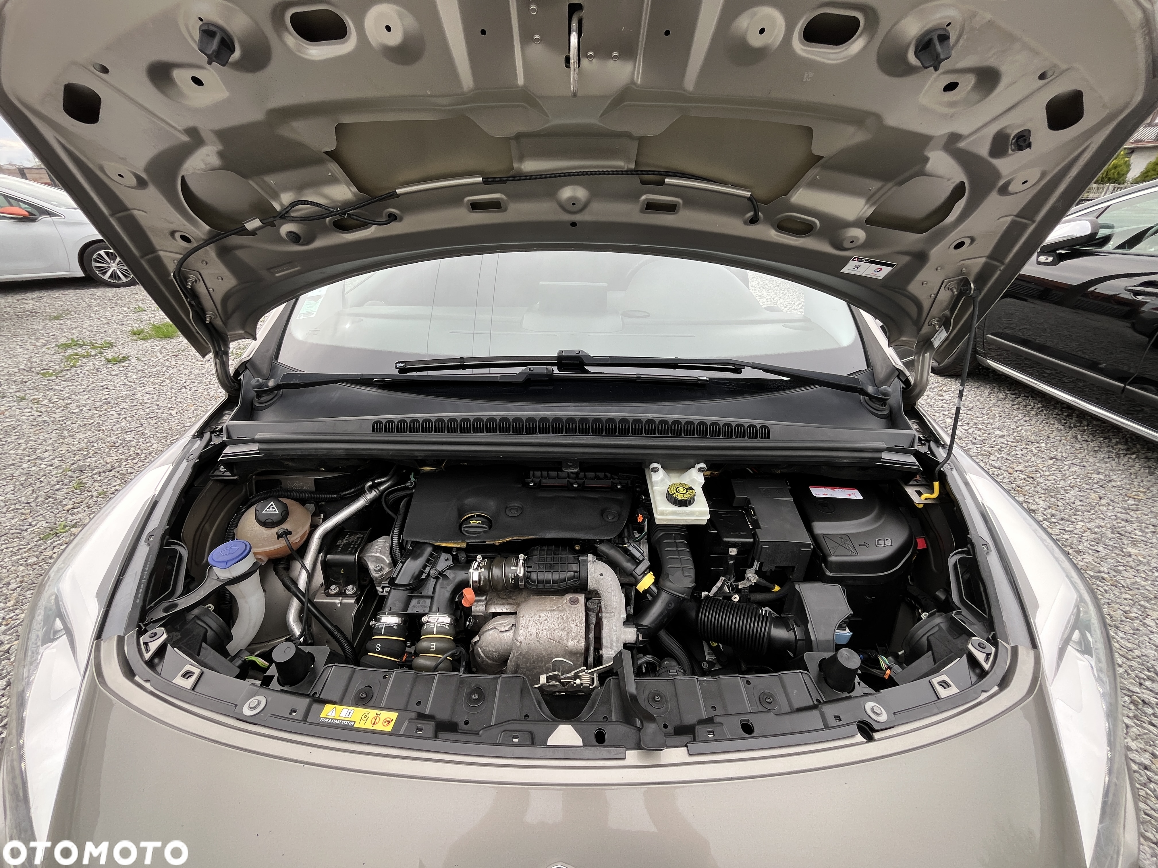 Peugeot 3008 1.6 BlueHDi Active S&S EAT6 - 23