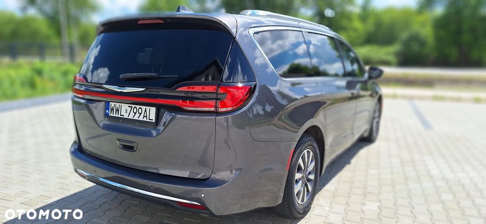 Chrysler Pacifica - 5
