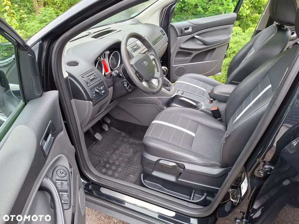 Ford Kuga 2.0 TDCi 4x4 Titanium - 6