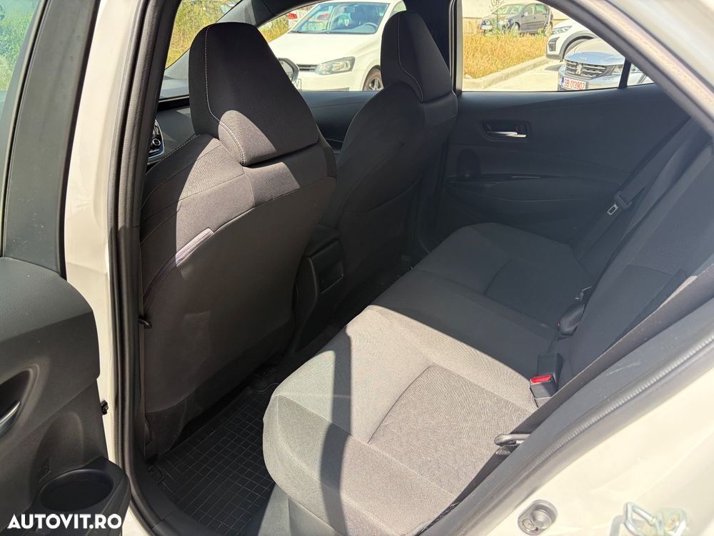 Toyota Corolla - 11